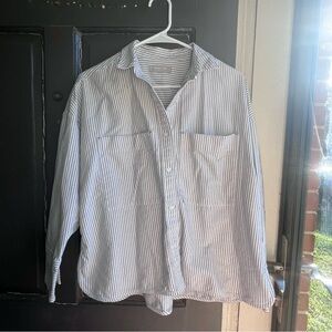Everlane White and Light Blue Pinstripe Button-Up Shirt